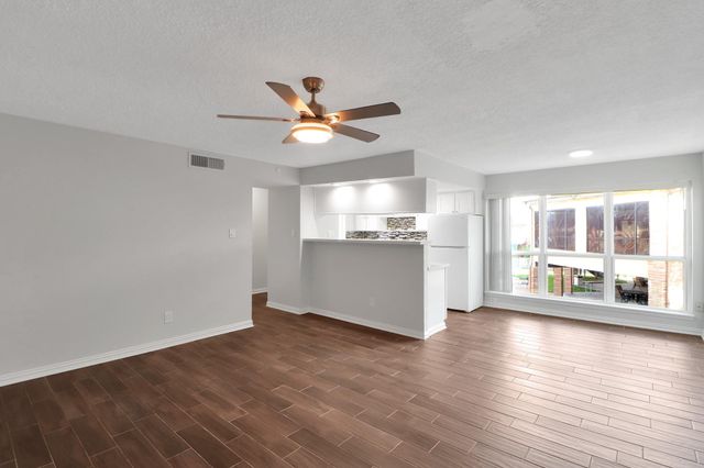 7047 Bissonnet Street 117, Houston, TX 77074