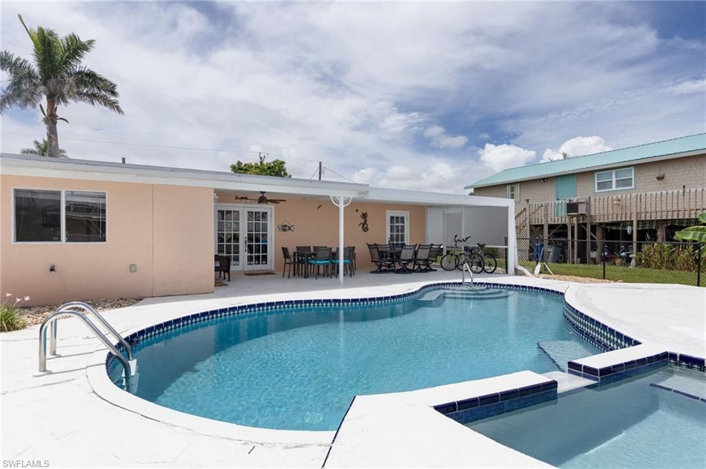 3728 Emerald AVE, ST. JAMES CITY, FL 33956 — photo 3
