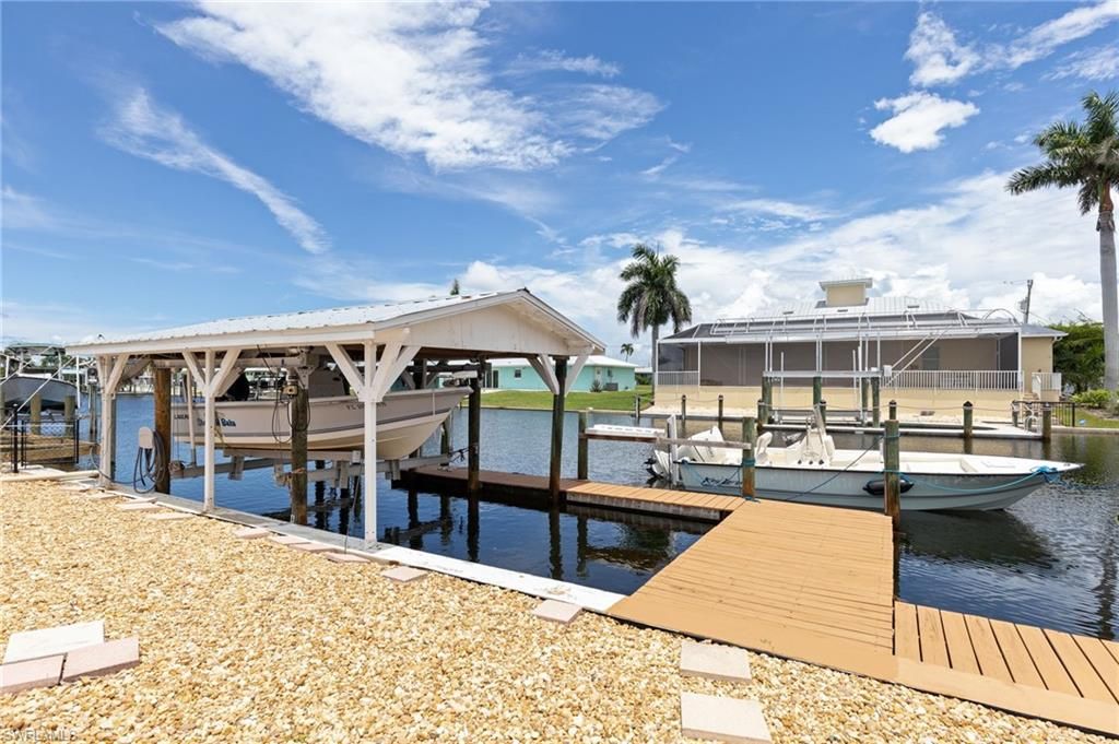 3728 Emerald AVE, ST. JAMES CITY, FL 33956 — photo 4