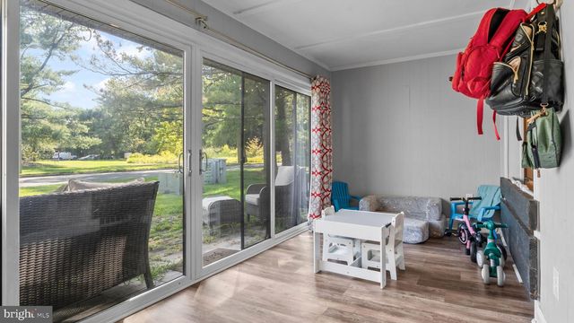 6 E AZALEA LN E, Mount Laurel, NJ 08054