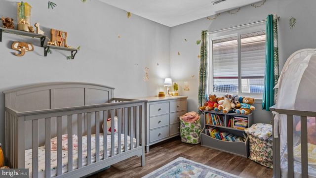 6 E AZALEA LN E, Mount Laurel, NJ 08054