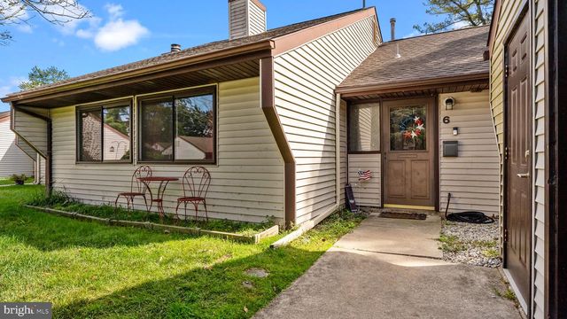 6 E AZALEA LN E, Mount Laurel, NJ 08054