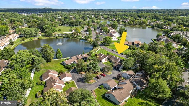 6 E AZALEA LN E, Mount Laurel, NJ 08054