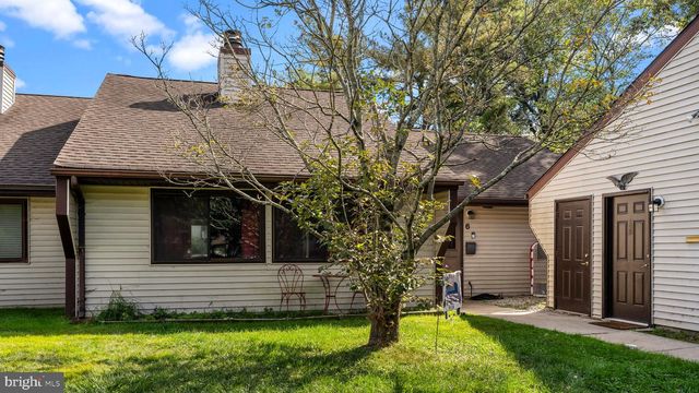 6 E AZALEA LN E, Mount Laurel, NJ 08054