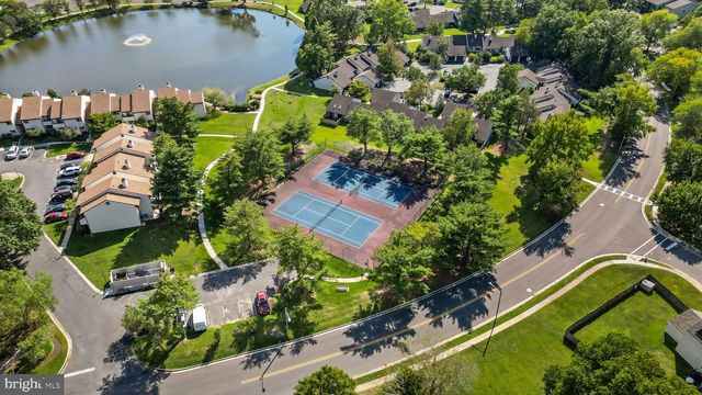 6 E AZALEA LN E, Mount Laurel, NJ 08054