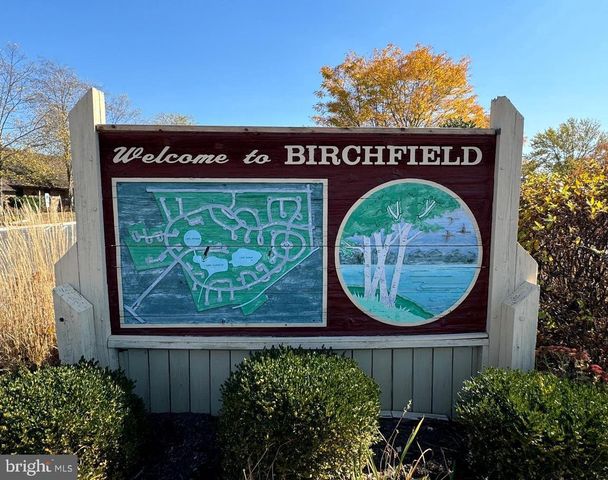 6 E AZALEA LN E, Mount Laurel, NJ 08054