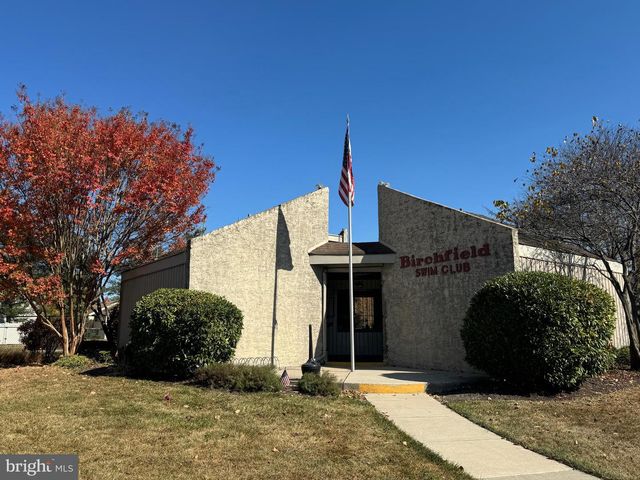 6 E AZALEA LN E, Mount Laurel, NJ 08054