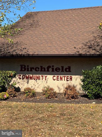 6 E AZALEA LN E, Mount Laurel, NJ 08054