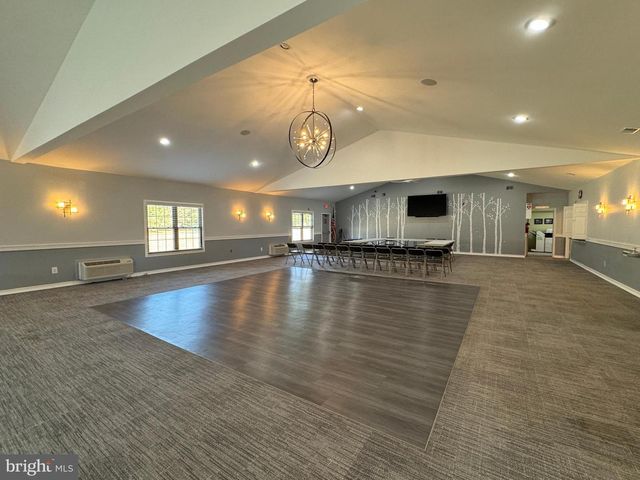 6 E AZALEA LN E, Mount Laurel, NJ 08054