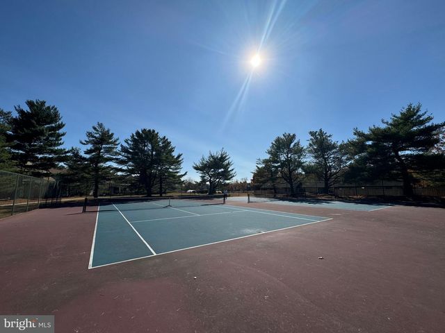 6 E AZALEA LN E, Mount Laurel, NJ 08054