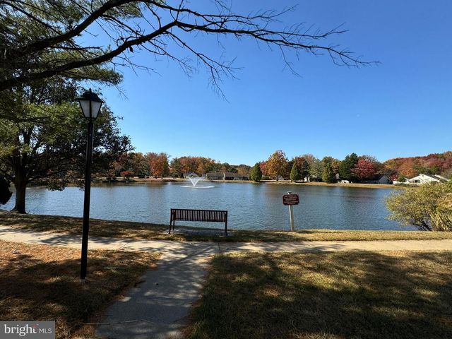 6 E AZALEA LN E, Mount Laurel, NJ 08054