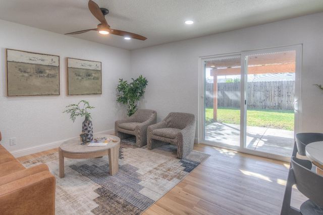 6913 Weddigen, North Highlands, CA 95660