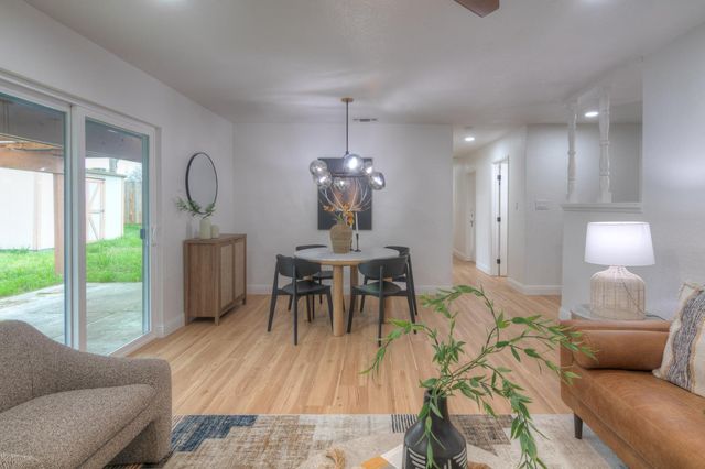 6913 Weddigen, North Highlands, CA 95660