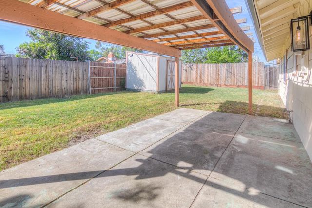 6913 Weddigen, North Highlands, CA 95660