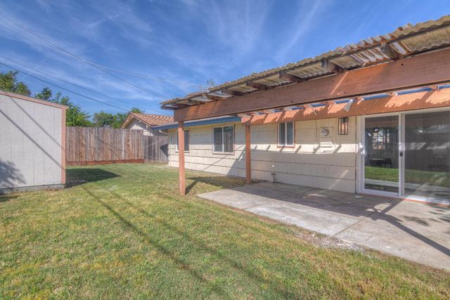 6913 Weddigen, North Highlands, CA 95660