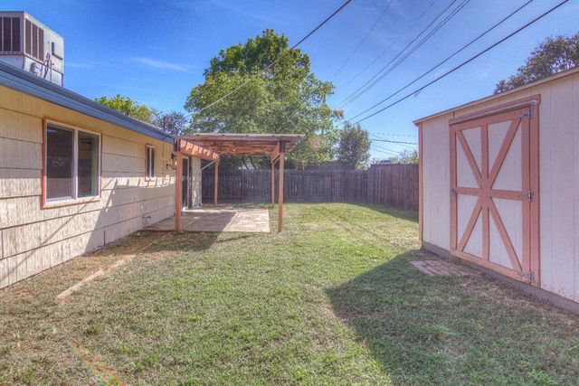 6913 Weddigen, North Highlands, CA 95660