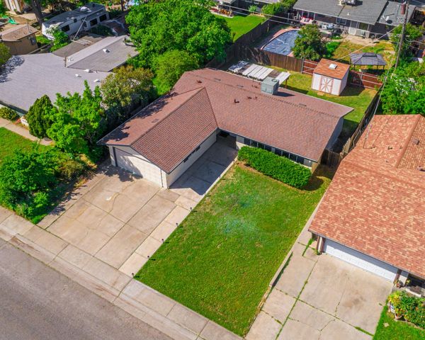 6913 Weddigen, North Highlands, CA 95660