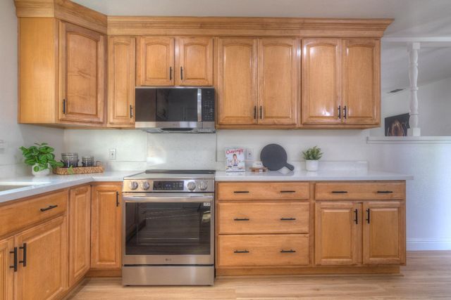 6913 Weddigen, North Highlands, CA 95660