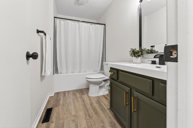 3630 S Eisenhower St, Wichita, KS 67215