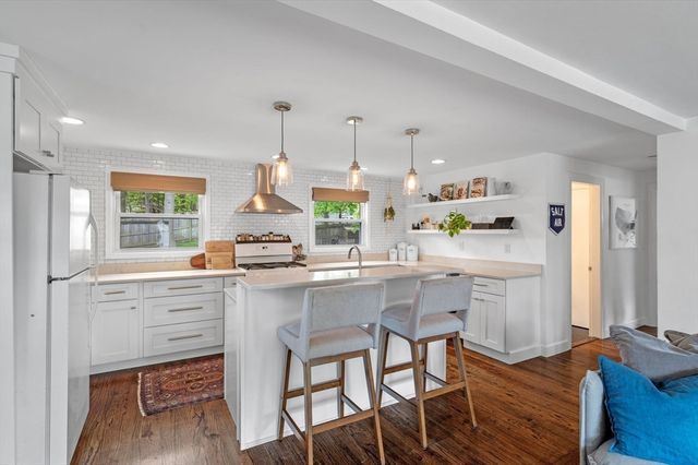 11 East St, Beverly, MA 01915
