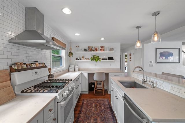 11 East St, Beverly, MA 01915