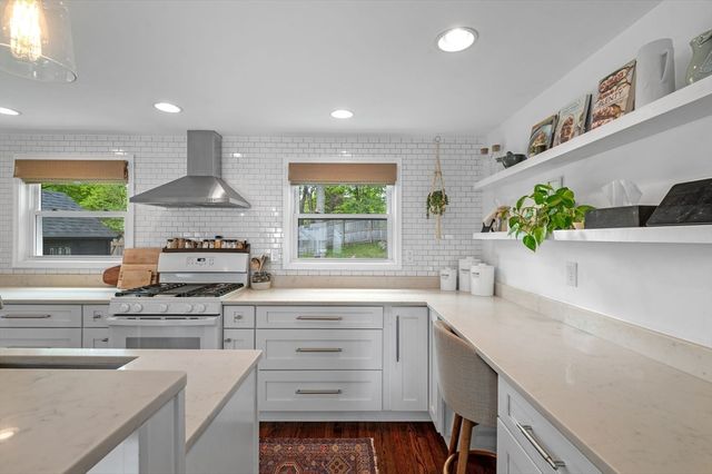 11 East St, Beverly, MA 01915