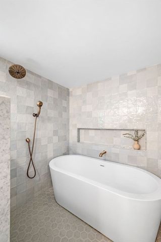 11 East St, Beverly, MA 01915