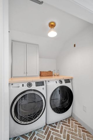 11 East St, Beverly, MA 01915