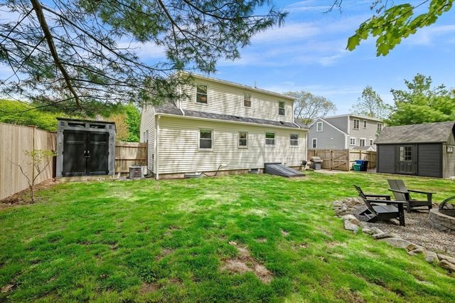 11 East St, Beverly, MA 01915