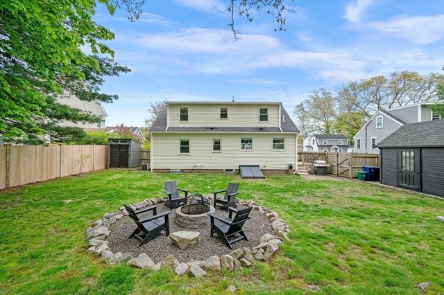 11 East St, Beverly, MA 01915