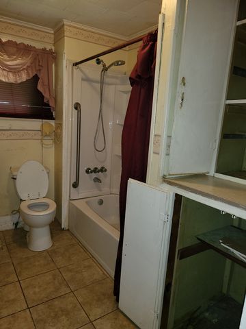 521 N Hays Ave, Jackson, TN 38301