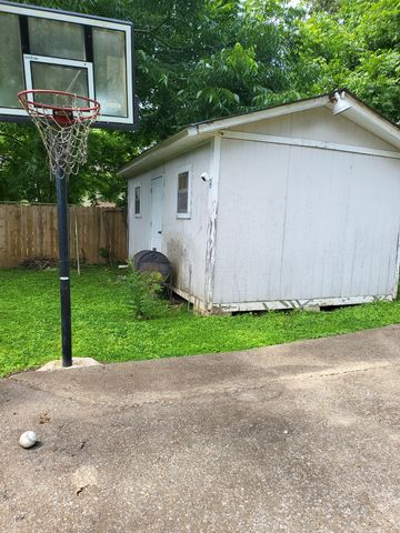 521 N Hays Ave, Jackson, TN 38301