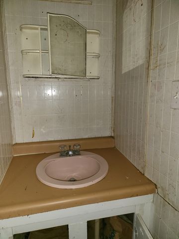 521 N Hays Ave, Jackson, TN 38301