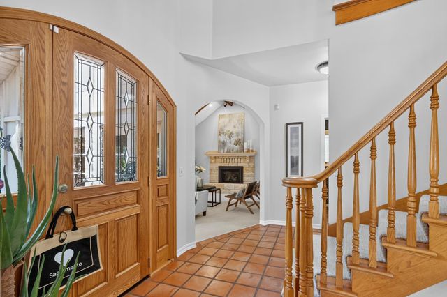 6431 Orange Hill Ln, Carmichael, CA 95608