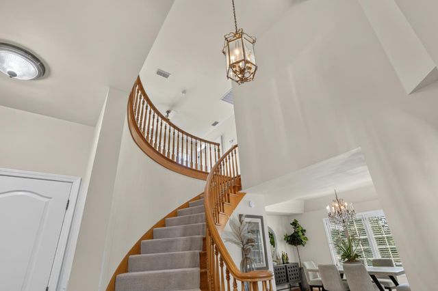 6431 Orange Hill Ln, Carmichael, CA 95608