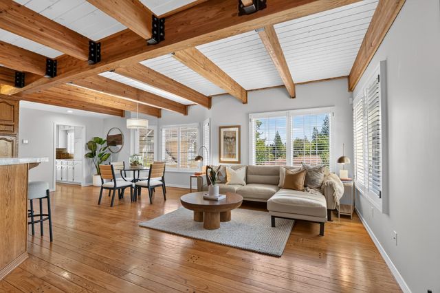 6431 Orange Hill Ln, Carmichael, CA 95608