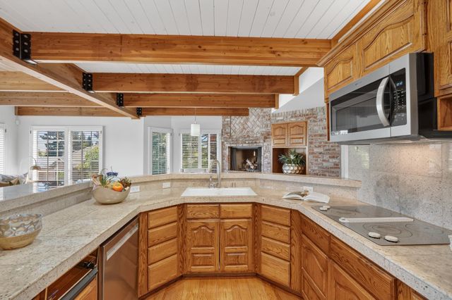 6431 Orange Hill Ln, Carmichael, CA 95608