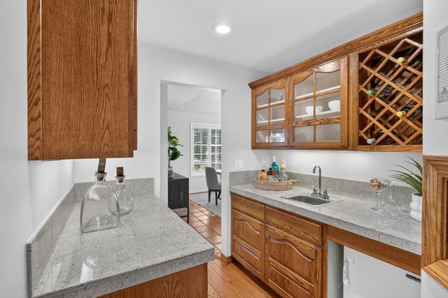 6431 Orange Hill Ln, Carmichael, CA 95608