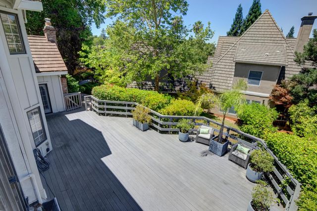 6431 Orange Hill Ln, Carmichael, CA 95608