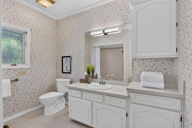 6431 Orange Hill Ln, Carmichael, CA 95608