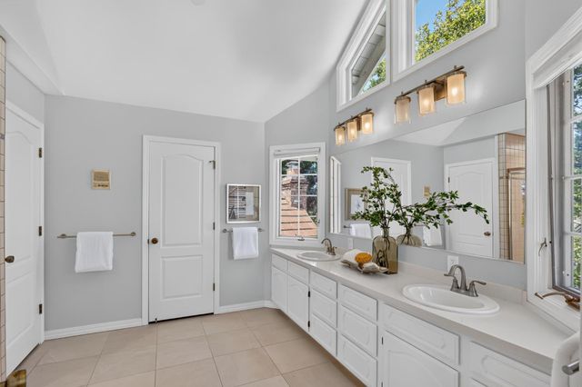 6431 Orange Hill Ln, Carmichael, CA 95608