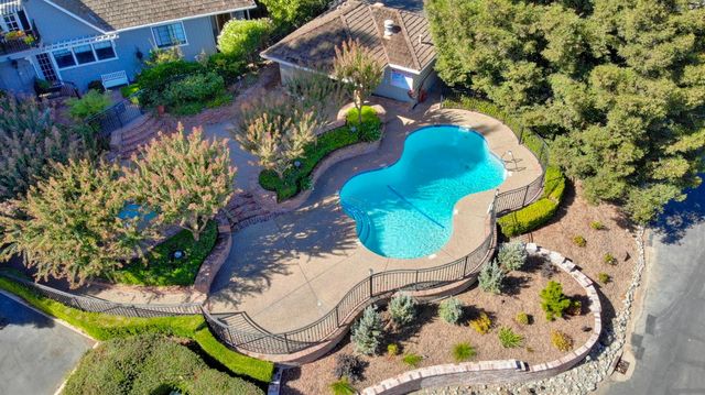 6431 Orange Hill Ln, Carmichael, CA 95608