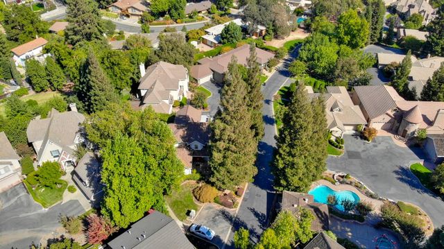 6431 Orange Hill Ln, Carmichael, CA 95608