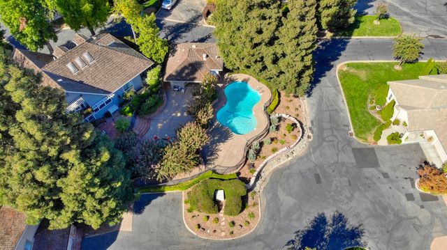 6431 Orange Hill Ln, Carmichael, CA 95608