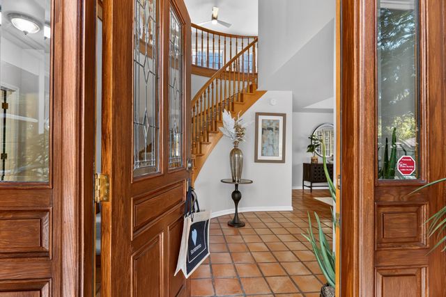6431 Orange Hill Ln, Carmichael, CA 95608
