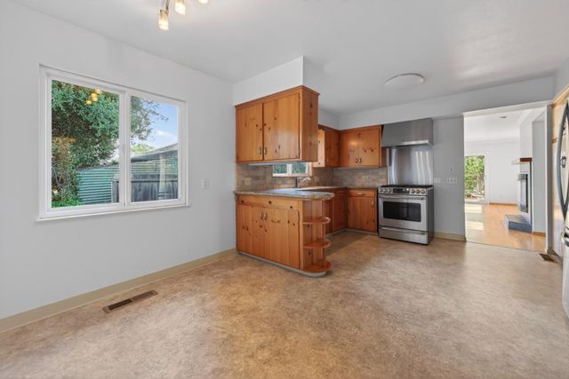 1690 Harper Street, Santa Cruz, CA 95062