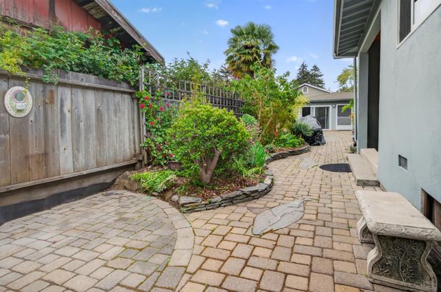 1690 Harper Street, Santa Cruz, CA 95062