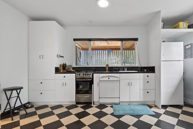 1690 Harper Street, Santa Cruz, CA 95062