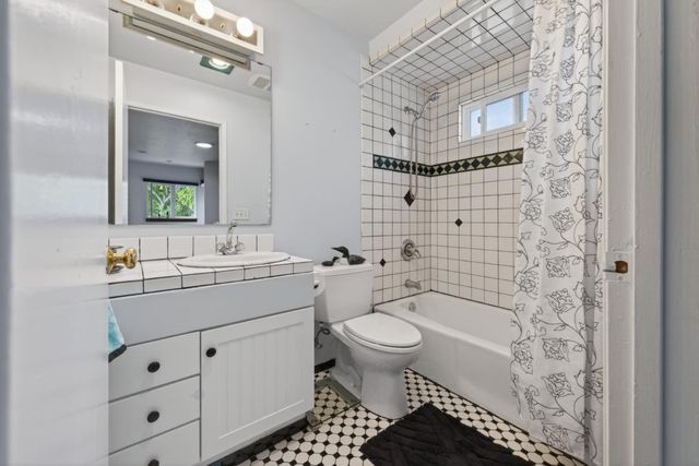 1690 Harper Street, Santa Cruz, CA 95062