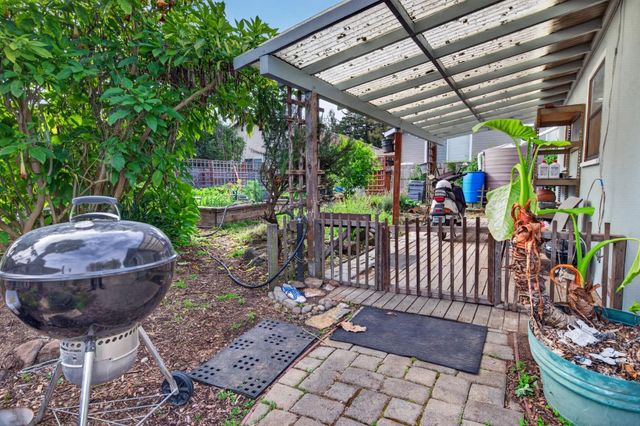 1690 Harper Street, Santa Cruz, CA 95062